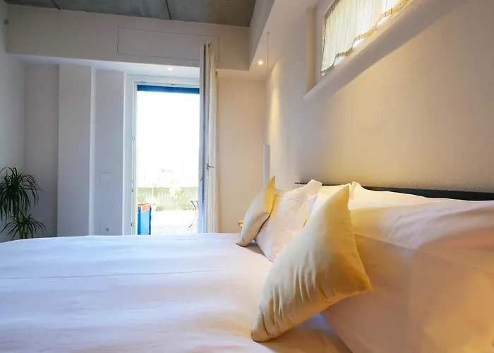 Garden Jacuzzi View Apartment Lierna