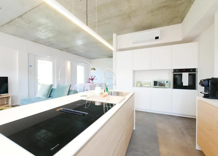 Garden Jacuzzi View Apartment