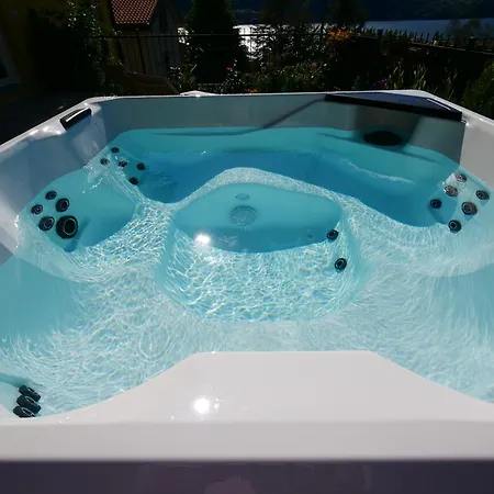 Garden Jacuzzi View Апартаменты Льерна
