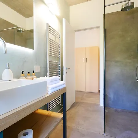 Garden Jacuzzi View Διαμέρισμα Lierna