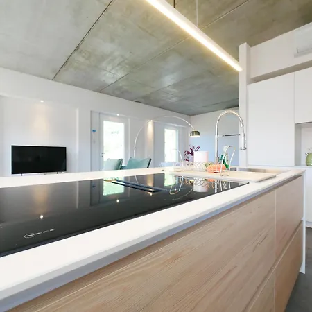 Garden Jacuzzi View Διαμέρισμα *